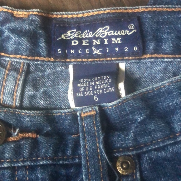 Eddie Bauer Cropped High Waited Jeans with Fray Hem - Picture 3 of 5